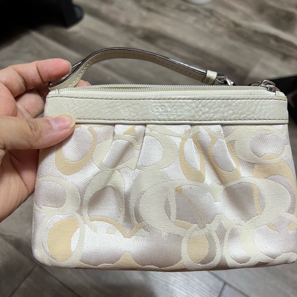 Coach Wristwallet - Picture 4 of 7